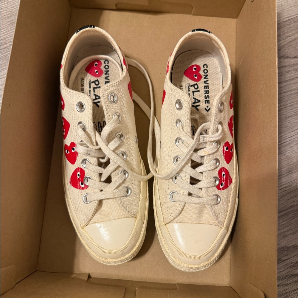 Converse Play Comme des Garçons White Sneakers with Red Heart Low top size 7W 5M